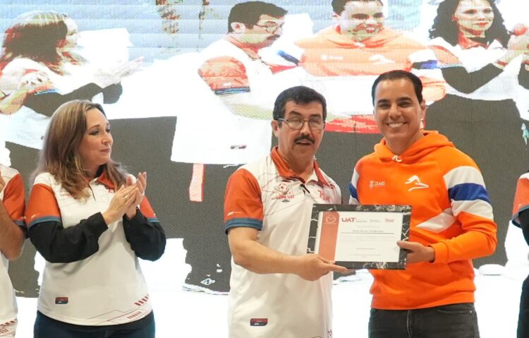 El rector Dámaso Anaya y Omar Bravo presiden apertura de la Copa UAT 2025
