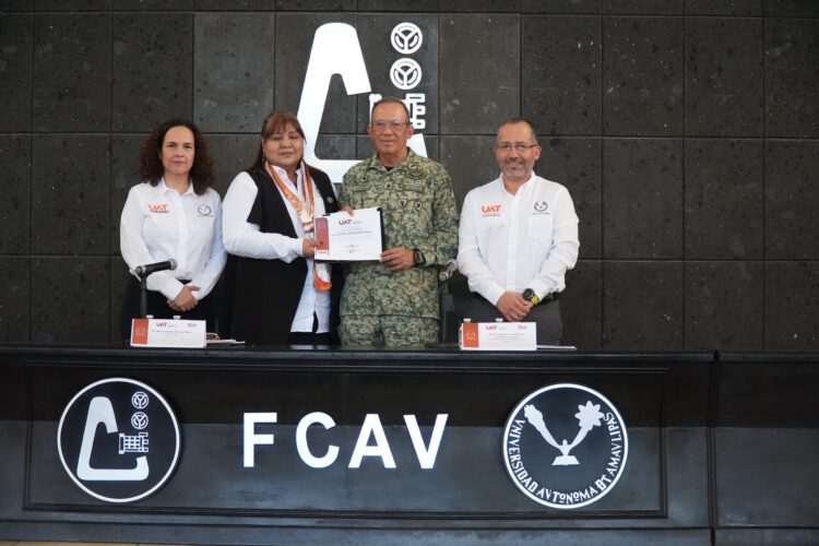 El Gral. Enrique García Jaramillo da conferencia en la UAT sobre seguridad nacional
