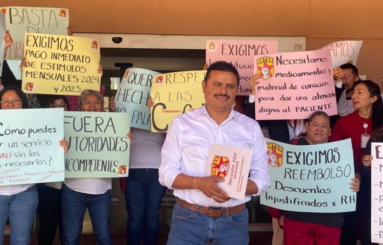 Trabajadores del Hospital Regional de Alta Especialidad protestan por falta de insumos y pagos pendientes