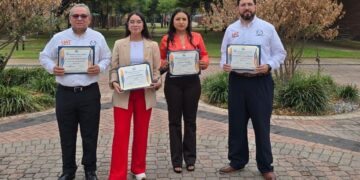 Estudiantes de la UAT destacan en simposio de educación en el South Texas College