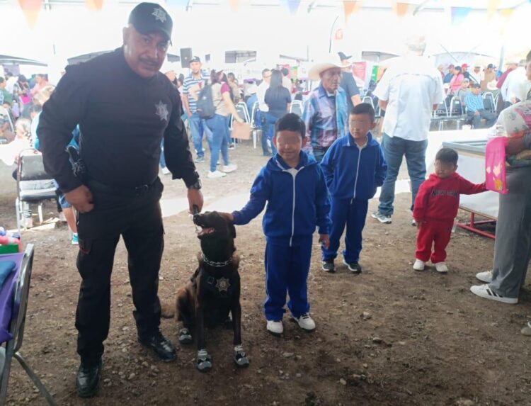Convive ciudadanía con caninos de la Guardia Estatal en Brigada Transformando Familias