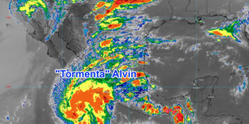 “Tormenta Alvin azota costas del Pacífico y causa lluvias en el centro”