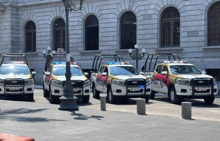 Entrega gobernador a estudiantes de la zona sur becas federales “Benito Juárez”