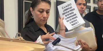 Ciudadanos de Reynosa exigen destitución del alcalde; entregan firmas y denuncias ante el Congreso