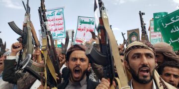 Miles de personas celebran en Saná la “derrota” de EEUU