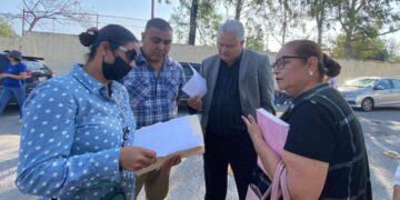Padres de familia toman Jardín de Niños en Las Flores; exigen destitución de la directora