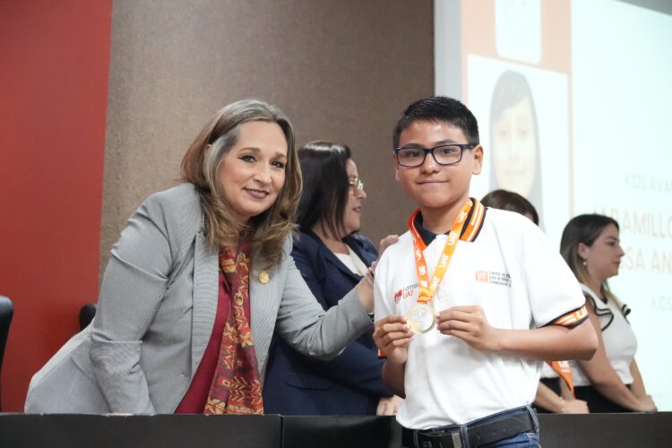 El CEINA-UAT celebra la excelencia educativa de sus estudiantes