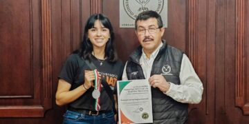 Regina y Brandon emprenden viaje al mundial de esgrima en Europa