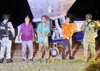 Fuerza Aérea Mexicana intercepta avioneta con droga en Colima; hay seis detenidos