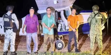 Fuerza Aérea Mexicana intercepta avioneta con droga en Colima; hay seis detenidos