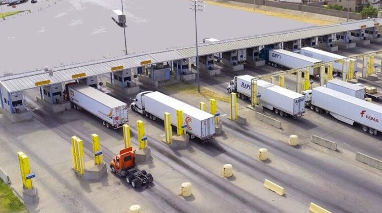 Laredo analiza ajuste a peajes para fortalecer infraestructura fronteriza