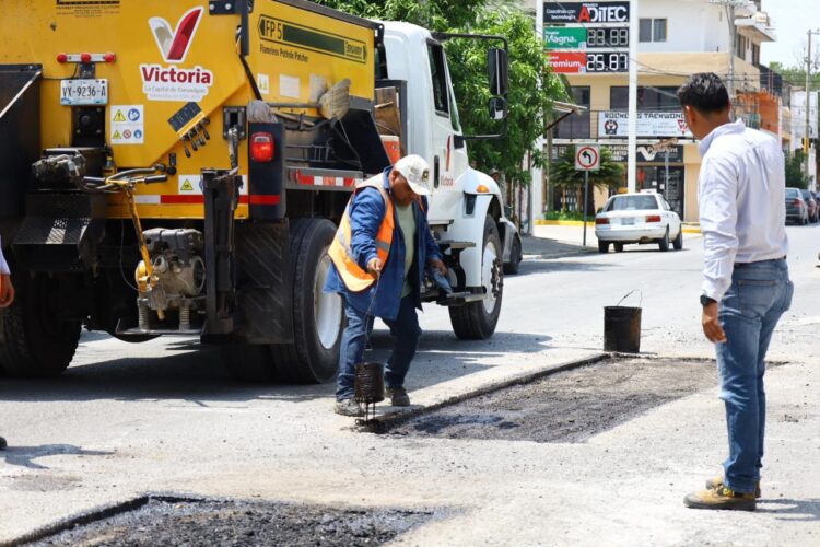 Aplicará Municipio más 3,500 m2 de asfalto en bacheo.