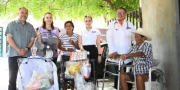 Brinda DIF Victoria atención al llamado de matrimonio de adultos mayores.