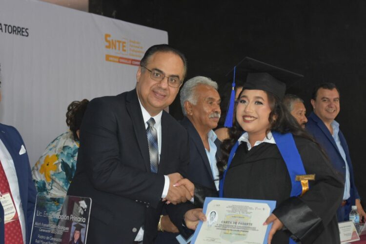 Egresan 92 nuevas docentes de la Escuela Normal “Profr. y Gral. Alberto Carrera Torres” en Jaumave