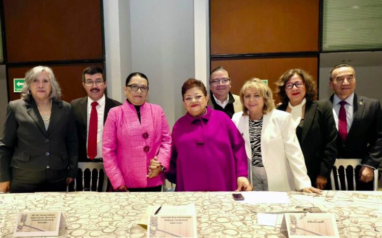 Asiste rector Dámaso Anaya a evento nacional por el Día del Abogado