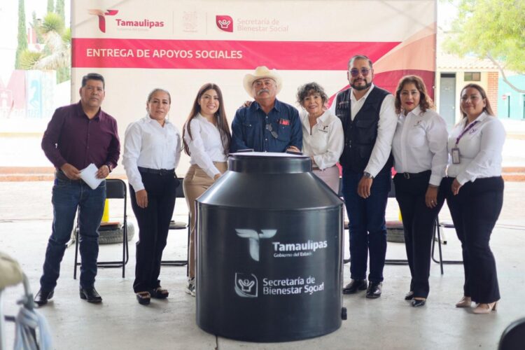 SEBIEN entrega tinacos y anuncia más apoyos en Palmillas