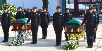 Despiden a elementos caídos de la Guardia Estatal con honores fúnebres