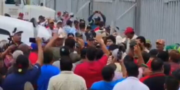 Estalla violencia en protesta de productores en el puente Reynosa-Pharr