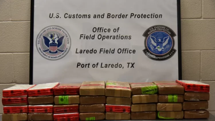 🚨 ¡Frambuesas con sorpresa! Detectan casi un millón en cocaína en cruce fronterizo de Laredo