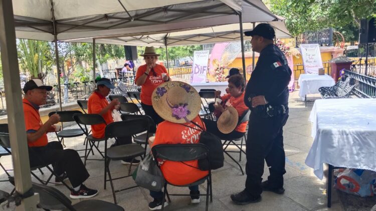 Guardia Estatal redobla seguridad durante recorrido de adultos mayores en Tula