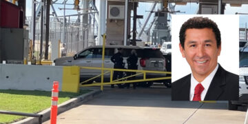🚨 Retienen en el Puente Internacional a exalcalde de Matamoros, Mario López