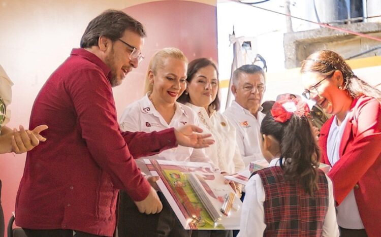 Arranca ciclo escolar 2025-2026 en Tamaulipas con entrega de útiles, uniformes y libros de texto