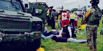 ¡Brutal choque y volcadura de blindado militar en Ciudad Victoria deja más de 10 lesionados!