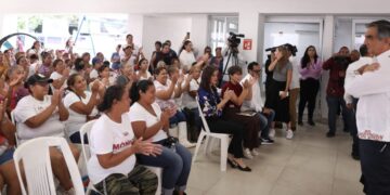 Atiende Américo demandas de las mujeres despicadoras en Tampico