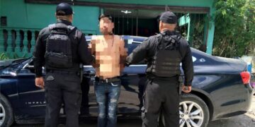 Guardia Estatal asegura a dos personas por posesión de armas de fuego y cartuchos