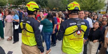 Realizan simulacro de incendio en Palacio de Gobierno; casi mil personas evacuadas