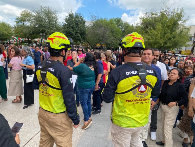 Más de dos mil trabajadores participan en simulacro nacional en Torre Bicentenario