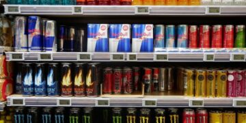 San Lázaro prohíbe venta de bebidas “energéticas” a menores: “¿Vida o alas?”