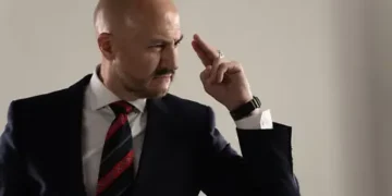 ESCÁNDALO Y ALARMA! John Milton, el famoso hipnotista, fue víctima de un violento robo en México