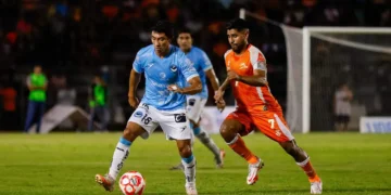 Triunfo celeste con cierre dramático: Jaiba Brava vence al Correcaminos 2-1