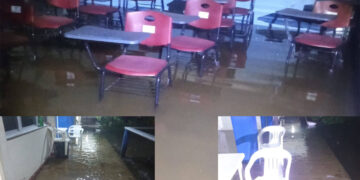 ¡Escuela primaria de Tampico bajo el agua!