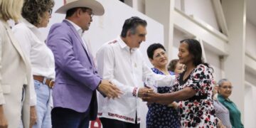 Entrega Américo tarjetas de Pensión Mujeres Bienestar; llegará a 93 mil tamaulipecas