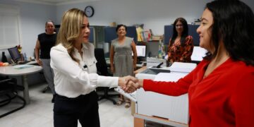 Primera presidenta del Supremo Tribunal visita al personal y refuerza la justicia