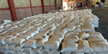 Aseguran toneladas de químicos y pipa con hidrocarburo en cateos en Durango