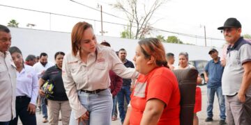 Recorre alcaldesa Carmen Lilia zona afectada tras explosión en vivienda