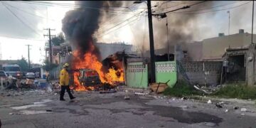 Fuerte explosión sacude colonia Infonavit en Nuevo Laredo