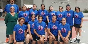 Basquetbolistas del ISSSTE estrenan nuevo uniforme
