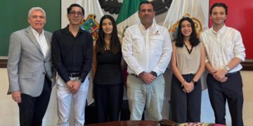 Visitan Alumnos de la Universidad La Salle Victoria la presidencia.
