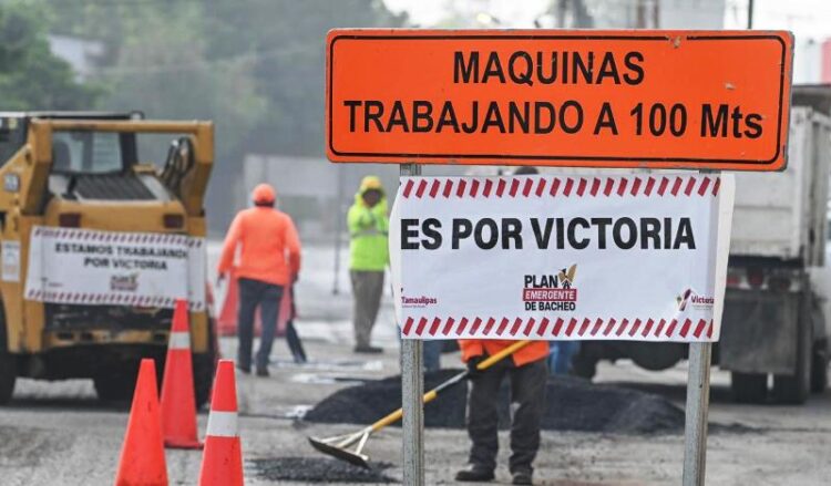 Plan Emergente de Bacheo mejora ruta comercial en Teocaltiche, Victoria