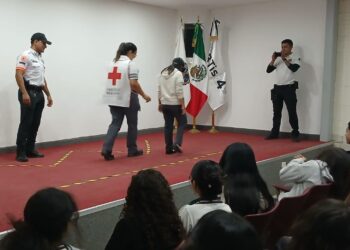 Tránsito Estatal y Cruz Roja promueven conducción responsable en jóvenes del CBTIS 24