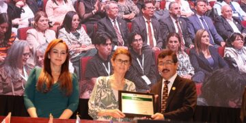 La Dra. Annie Pardo dicta conferencia magistral en la UAT