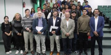 Expertos en economía imparten conferencias en la UAT