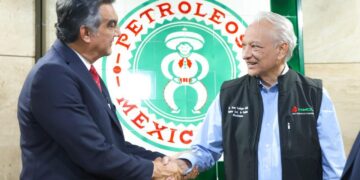 Revisan gobernador Américo Villarreal y director de Pemex proyectos estratégicos para Tamaulipas