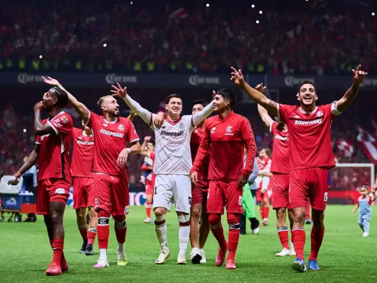 Toluca sorprende y derrota 2-0 al América en el Nemesio Diez