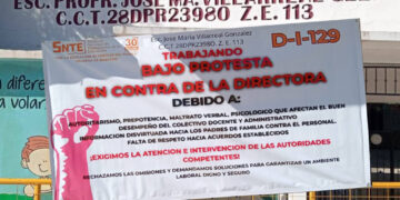 ¡Estalla protesta en primaria de Soto La Marina! Acusan a directora de maltrato