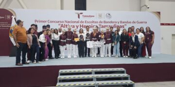 Estudiantes de la UAT obtienen primer lugar en concurso de escoltas y bandas de guerra
